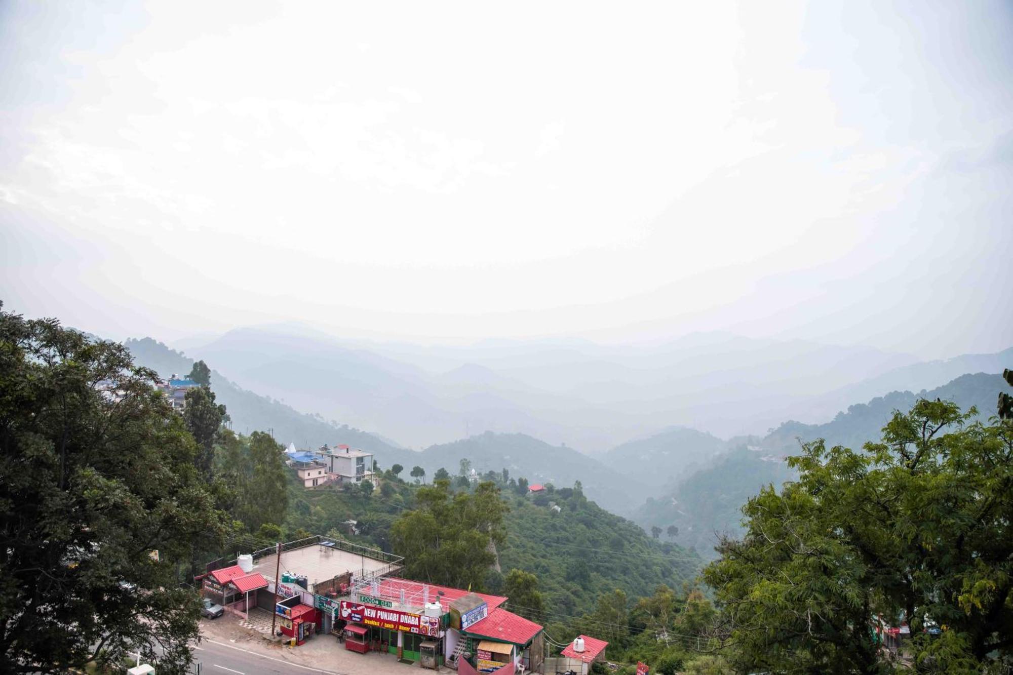 The Fern Surya Resort Kasauli Hills, Dharampur Экстерьер фото